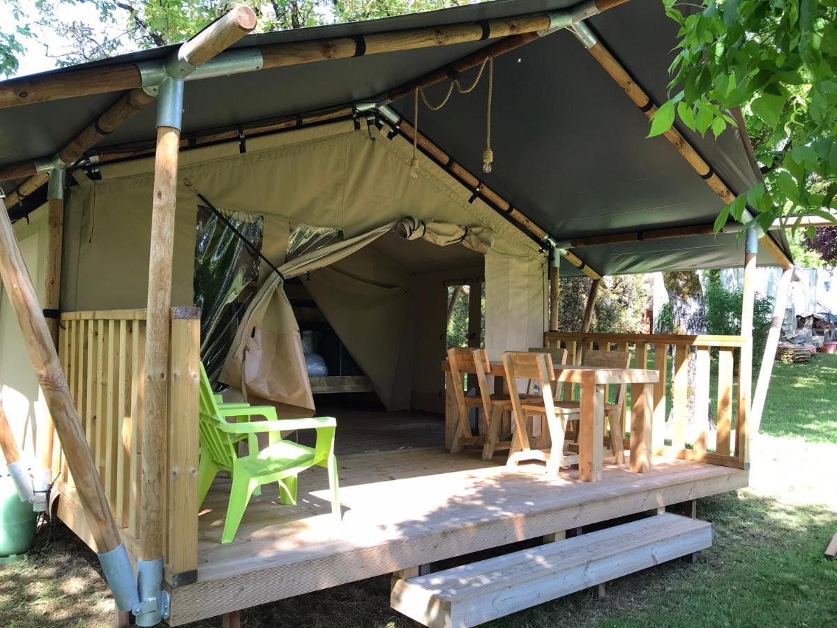 Camping Le Mondou Hotel Saint-Julien-de-Lampon Exterior photo